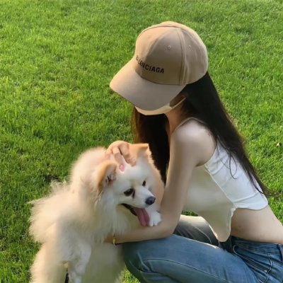 照片里的伴娘